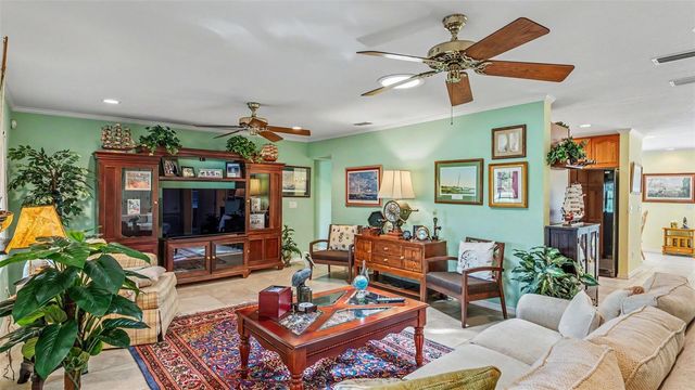 913 E LAKE PARKER DRIVE, Lakeland, FL 33801