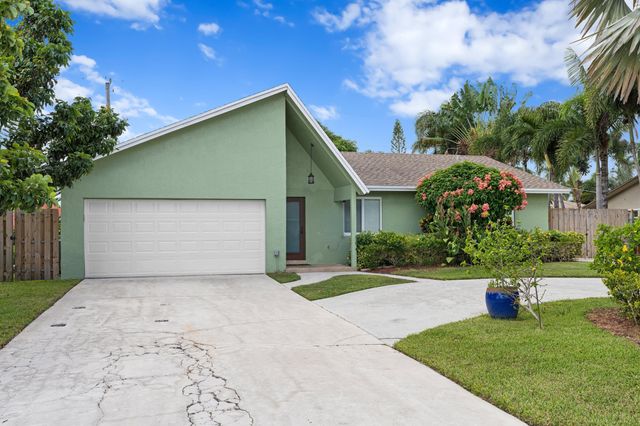 2996 Cardinal Drive, Delray Beach, FL 33444