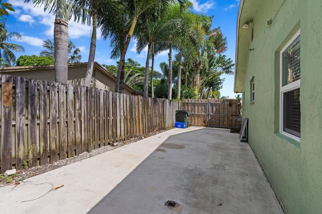 2996 Cardinal Drive, Delray Beach, FL 33444