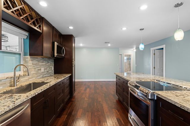 2996 Cardinal Drive, Delray Beach, FL 33444