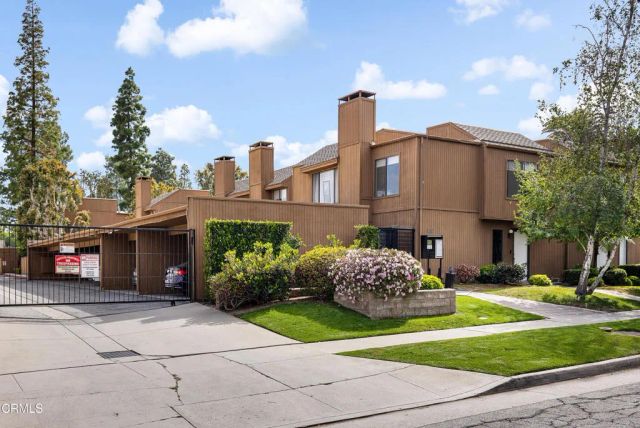 100 Hurlbut Street 2, Pasadena, CA 91105