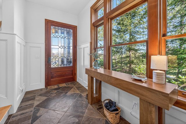 19305 Brookside Way, Bend, OR 97702