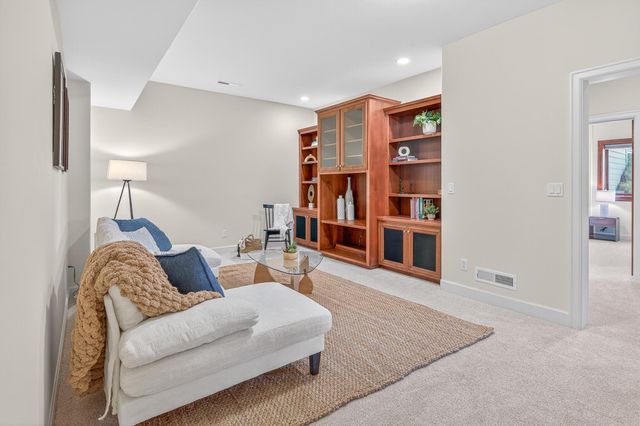 19305 Brookside Way, Bend, OR 97702