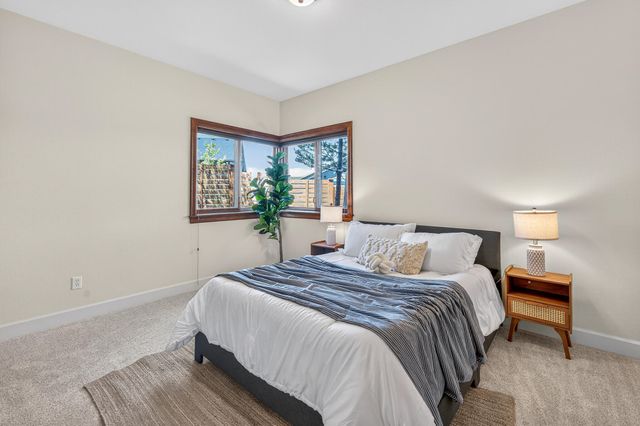 19305 Brookside Way, Bend, OR 97702