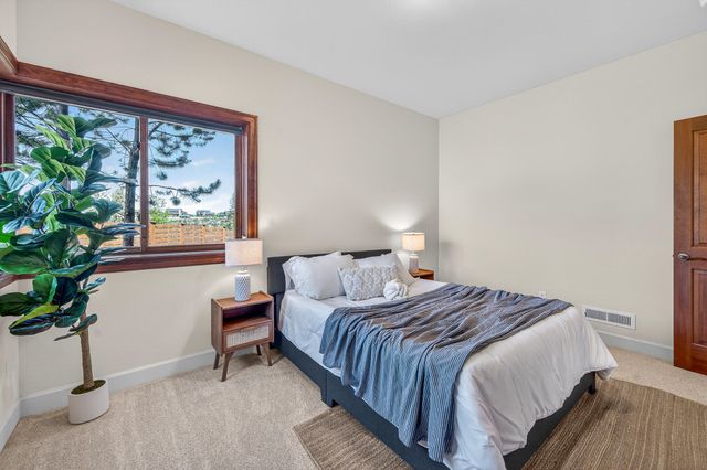 19305 Brookside Way, Bend, OR 97702