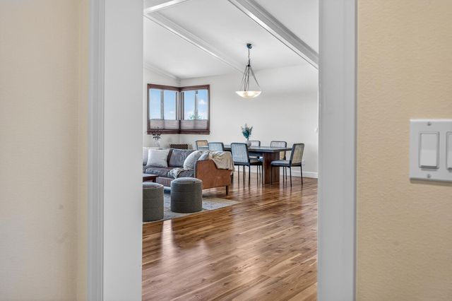 19305 Brookside Way, Bend, OR 97702