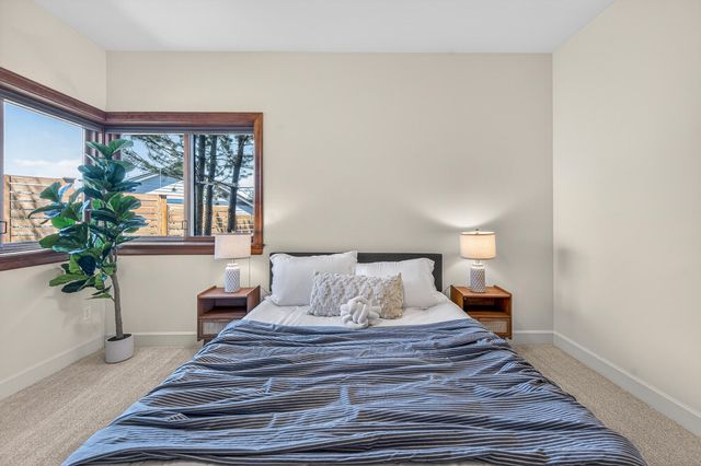 19305 Brookside Way, Bend, OR 97702