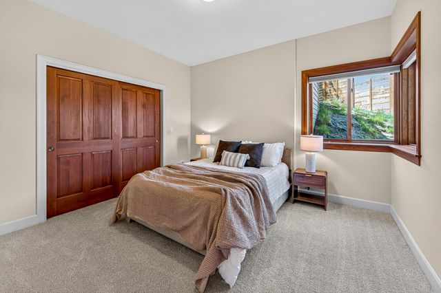 19305 Brookside Way, Bend, OR 97702