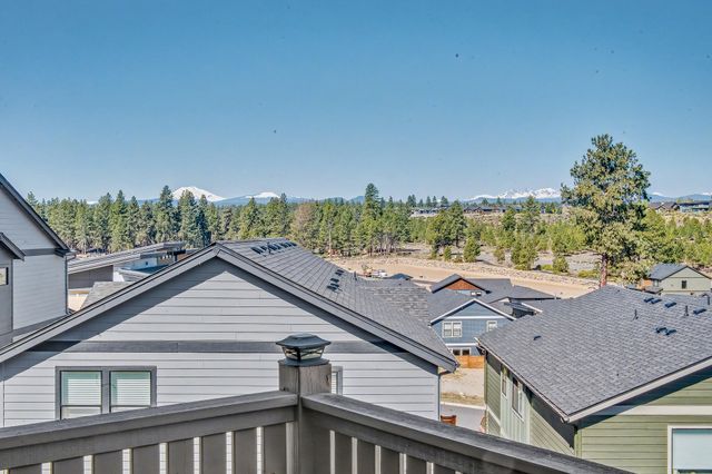 19305 Brookside Way, Bend, OR 97702