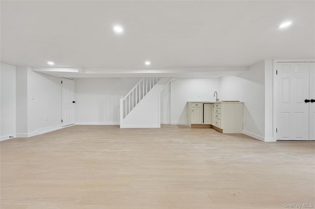 962 east 221 Street, Bronx, NY 10469