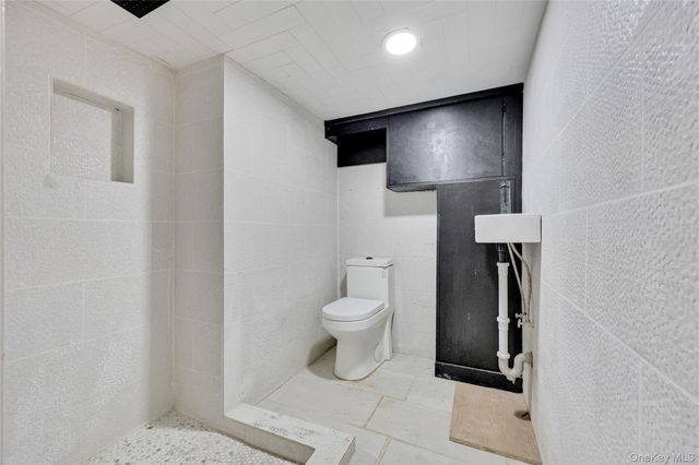 962 east 221 Street, Bronx, NY 10469