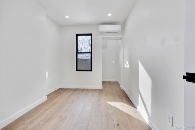 962 east 221 Street, Bronx, NY 10469