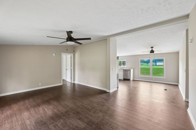 208 Orchard Ln, Bell Buckle, TN 37020