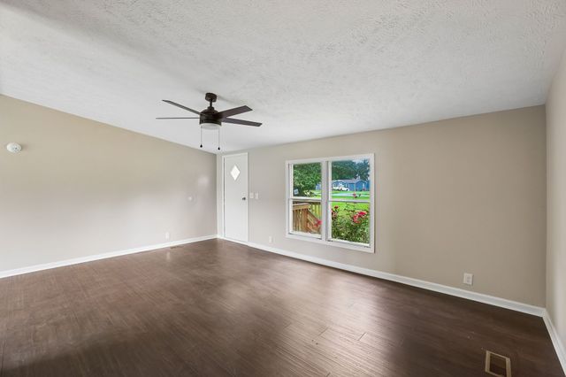 208 Orchard Ln, Bell Buckle, TN 37020