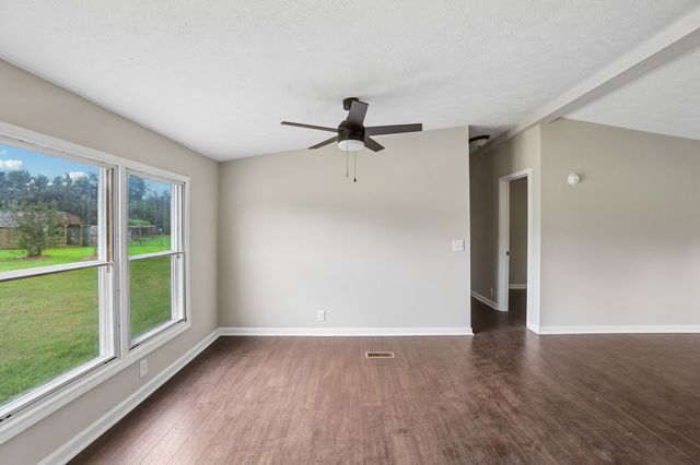 208 Orchard Ln, Bell Buckle, TN 37020