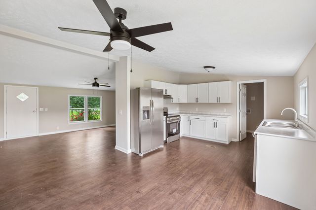 208 Orchard Ln, Bell Buckle, TN 37020