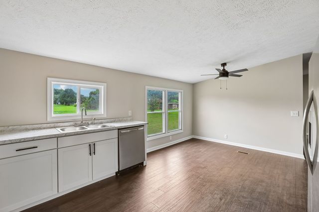 208 Orchard Ln, Bell Buckle, TN 37020