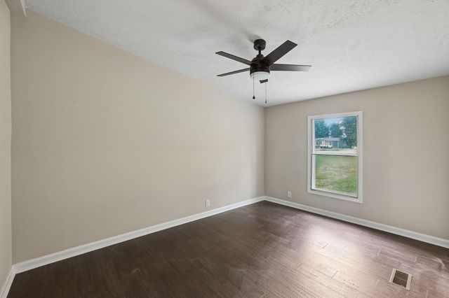 208 Orchard Ln, Bell Buckle, TN 37020