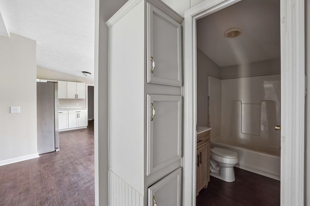 208 Orchard Ln, Bell Buckle, TN 37020