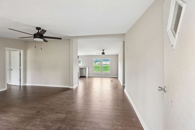 208 Orchard Ln, Bell Buckle, TN 37020