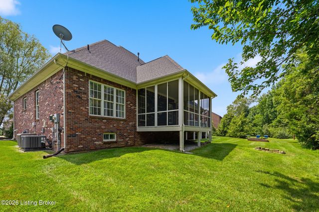 3000 Heather Green Blvd, La Grange, KY 40031