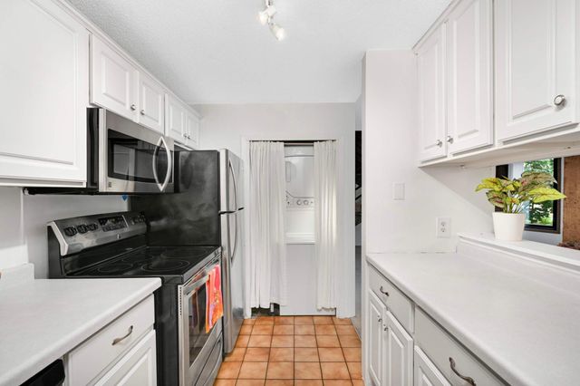 3141 Dean Court 102, Minneapolis, MN 55416