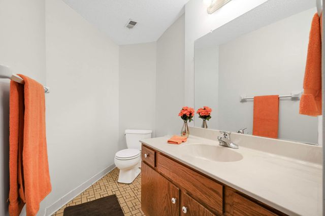 3141 Dean Court 102, Minneapolis, MN 55416