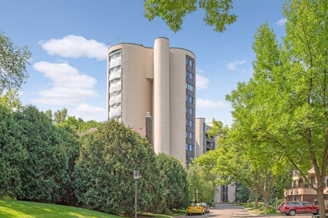 3141 Dean Court 102, Minneapolis, MN 55416