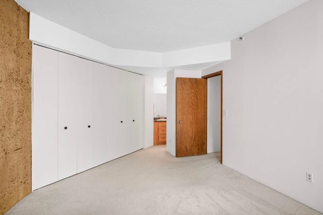 3141 Dean Court 102, Minneapolis, MN 55416