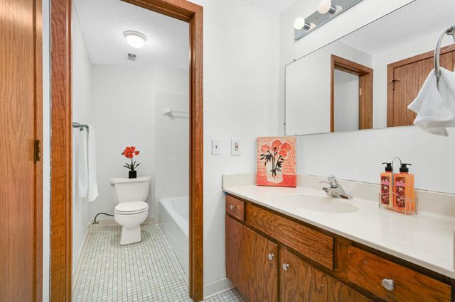 3141 Dean Court 102, Minneapolis, MN 55416