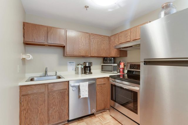 3141 Dean Court 102, Minneapolis, MN 55416