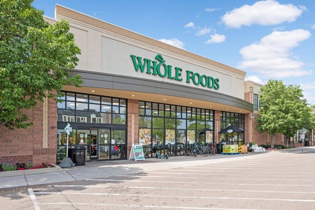 3141 Dean Court 102, Minneapolis, MN 55416