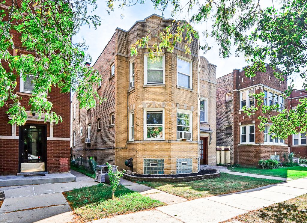 4731 N Keystone Avenue, Chicago, IL 60630