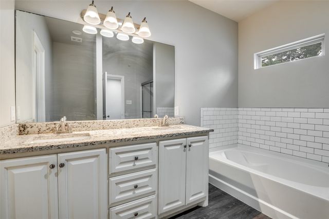 1812 Carrington Drive, Glenn Heights, TX 75154