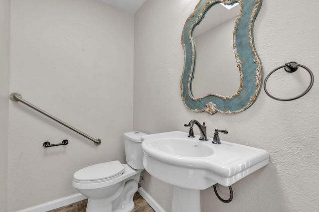 8901 Osuna Road NE, Albuquerque, NM 87111