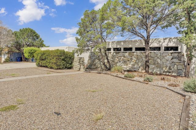 8901 Osuna Road NE, Albuquerque, NM 87111