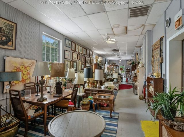 307 21st Street, Nitro, WV 25143