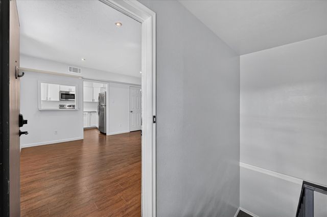 5043 Les Chateaux Drive 214, Dallas, TX 75235