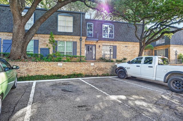5043 Les Chateaux Drive 214, Dallas, TX 75235