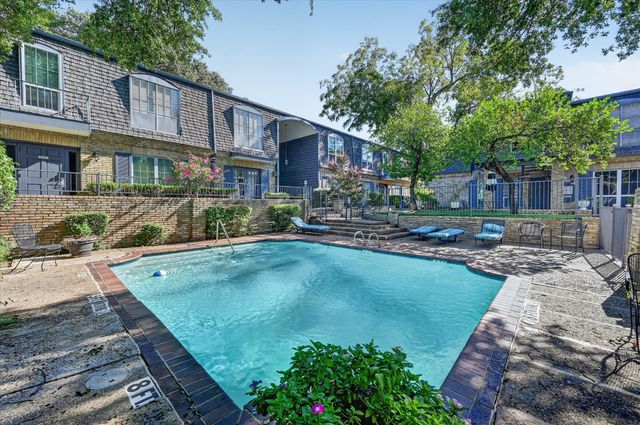 5043 Les Chateaux Drive 214, Dallas, TX 75235