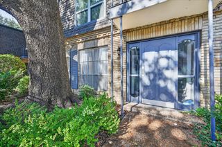 5043 Les Chateaux Drive 214, Dallas, TX 75235