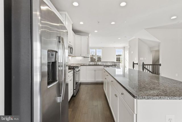 10512 PRESIDENTIAL PKWY, Upper Marlboro, MD 20772