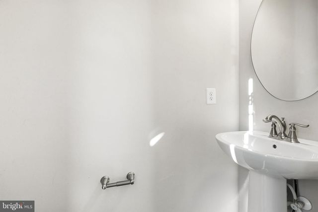 10512 PRESIDENTIAL PKWY, Upper Marlboro, MD 20772