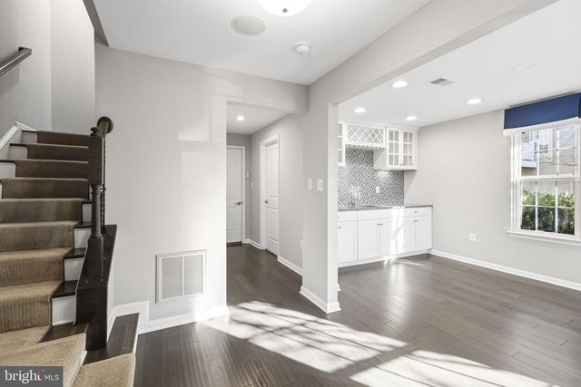 10512 PRESIDENTIAL PKWY, Upper Marlboro, MD 20772