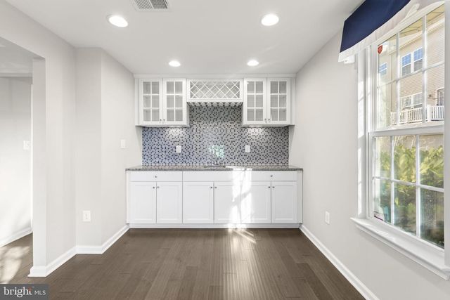 10512 PRESIDENTIAL PKWY, Upper Marlboro, MD 20772