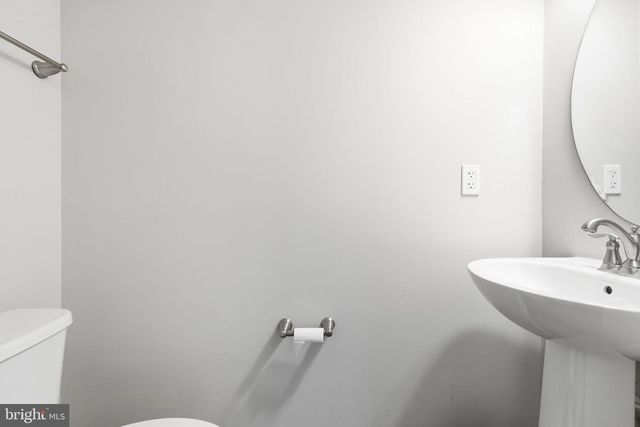 10512 PRESIDENTIAL PKWY, Upper Marlboro, MD 20772