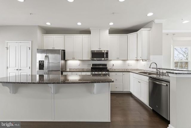 10512 PRESIDENTIAL PKWY, Upper Marlboro, MD 20772