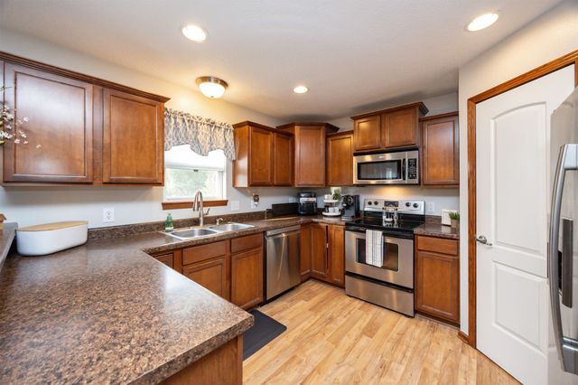 14616 Hickory Drive, Urbandale, IA 50323