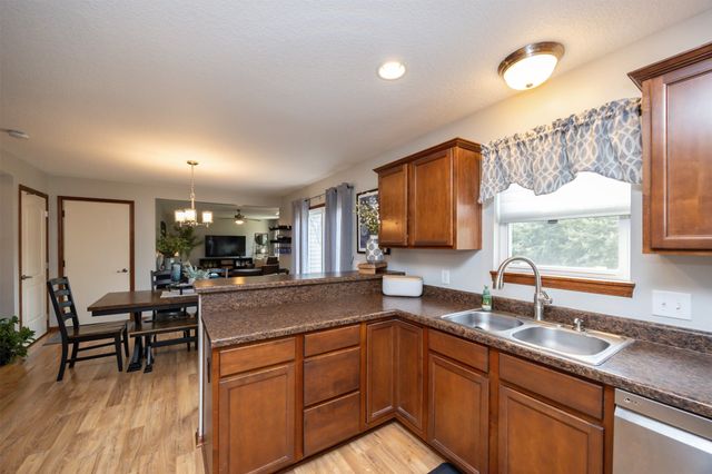 14616 Hickory Drive, Urbandale, IA 50323