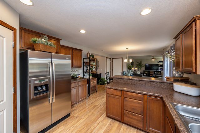 14616 Hickory Drive, Urbandale, IA 50323